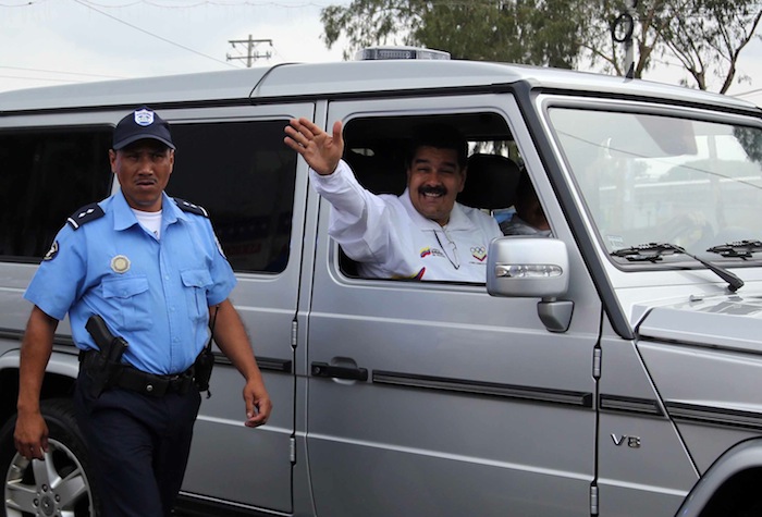 Daniel y Nicolás recorren calles y rotondas de Managua