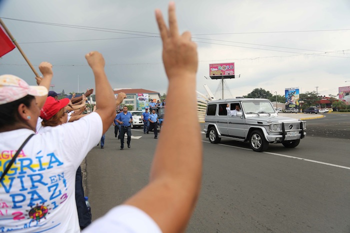 Daniel y Nicolás recorren calles y rotondas de Managua