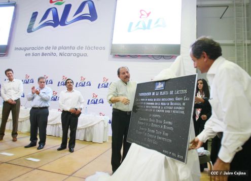 Presidente Daniel inaugura planta láctea del grupo Lala