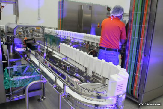 Presidente Daniel inaugura planta láctea del grupo Lala