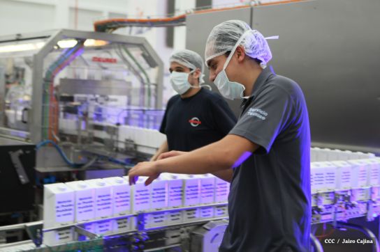 Presidente Daniel inaugura planta láctea del grupo Lala