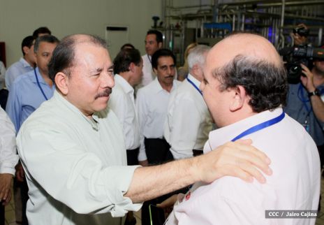 Presidente Daniel inaugura planta láctea del grupo Lala