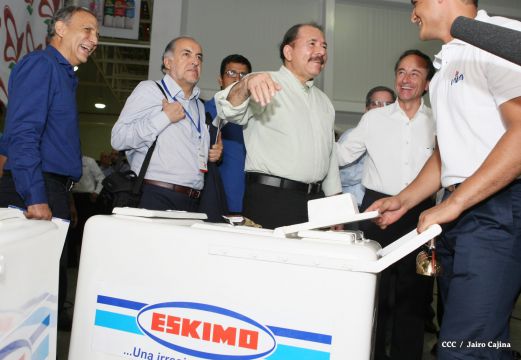 Presidente Daniel inaugura planta láctea del grupo Lala