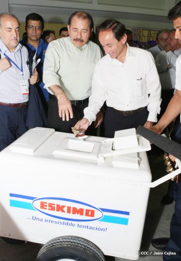 Presidente Daniel inaugura planta láctea del grupo Lala