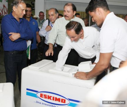 Presidente Daniel inaugura planta láctea del grupo Lala