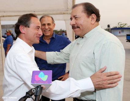 Presidente Daniel inaugura planta láctea del grupo Lala