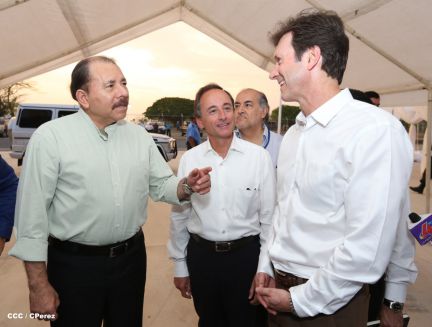 Presidente Daniel inaugura planta láctea del grupo Lala