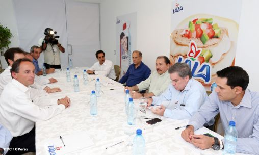 Presidente Daniel inaugura planta láctea del grupo Lala