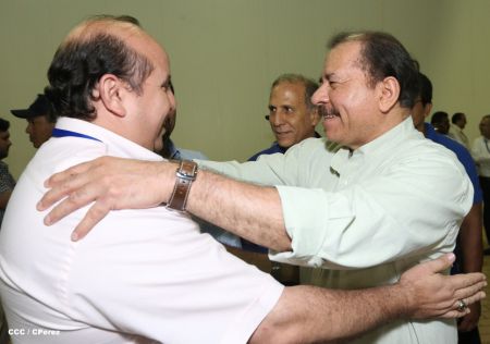 Presidente Daniel inaugura planta láctea del grupo Lala