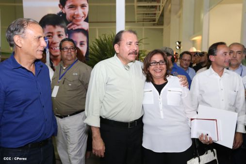 Presidente Daniel inaugura planta láctea del grupo Lala