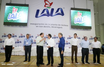 Presidente Daniel inaugura planta láctea del grupo Lala