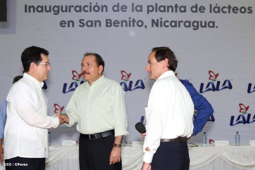 Presidente Daniel inaugura planta láctea del grupo Lala