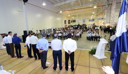 Presidente Daniel inaugura planta láctea del grupo Lala