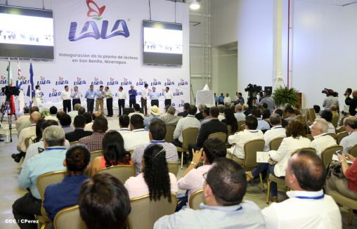 Presidente Daniel inaugura planta láctea del grupo Lala