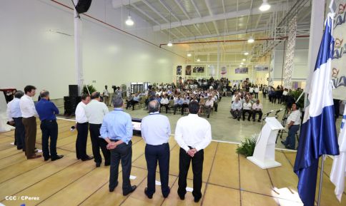 Presidente Daniel inaugura planta láctea del grupo Lala
