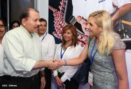 Presidente Daniel inaugura planta láctea del grupo Lala