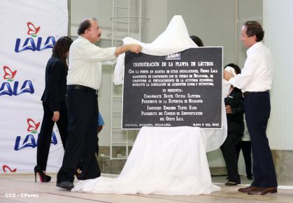 Presidente Daniel inaugura planta láctea del grupo Lala