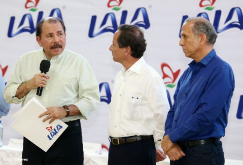 Presidente Daniel inaugura planta láctea del grupo Lala