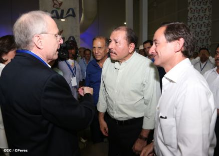 Presidente Daniel inaugura planta láctea del grupo Lala