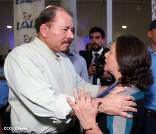 Presidente Daniel inaugura planta láctea del grupo Lala