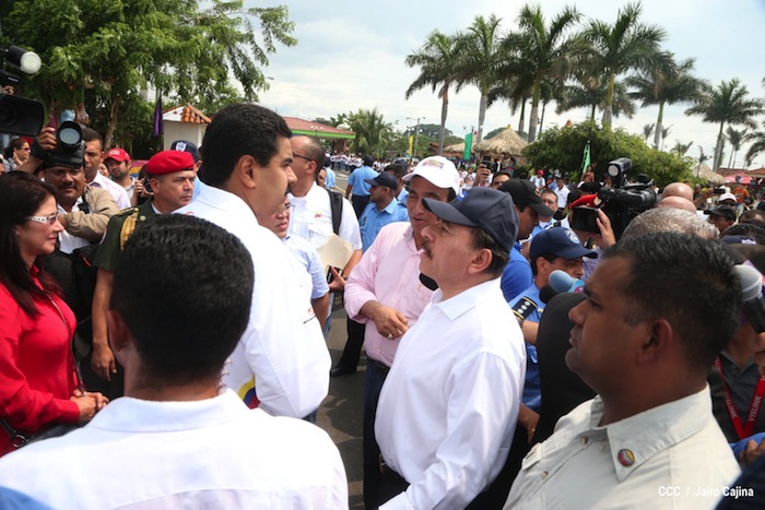 Daniel y Nicolás visitan Puerto Salvador Allende