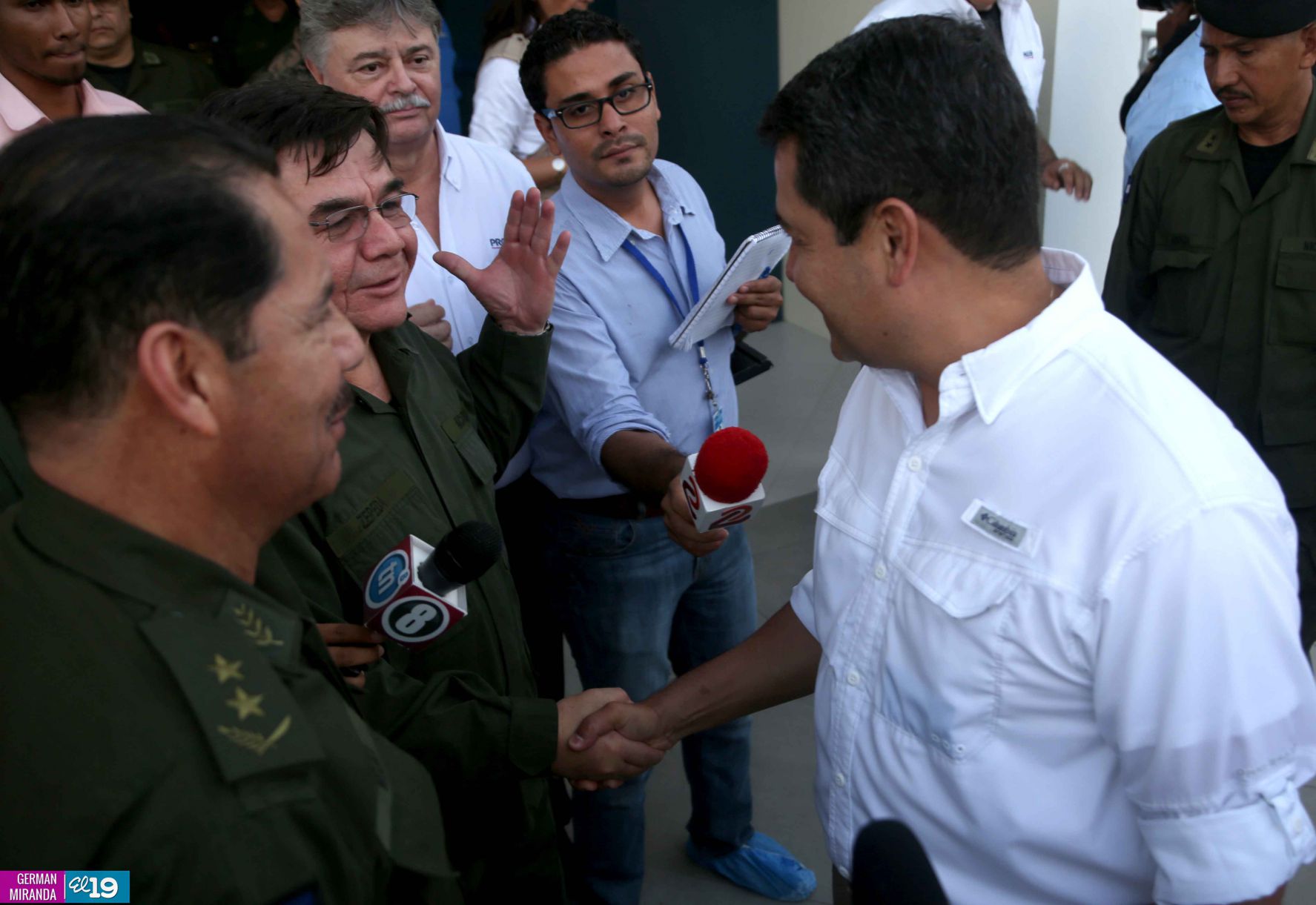 Presidente Juan Orlando Hernández Realiza recorrido por instalaciones del Nuevo Hospital Militar