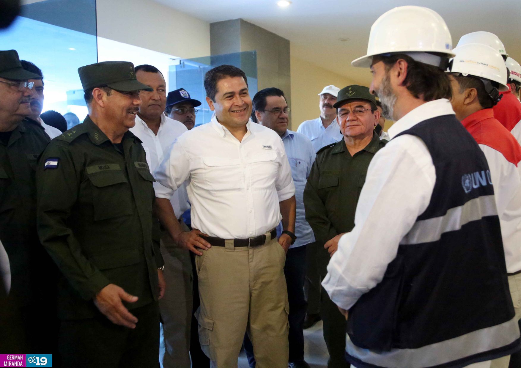 Presidente Juan Orlando Hernández Realiza recorrido por instalaciones del Nuevo Hospital Militar