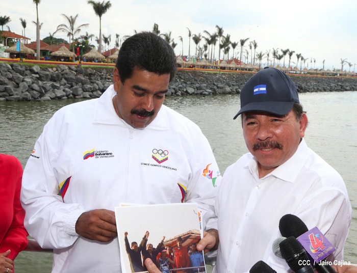 Daniel y Nicolás visitan Puerto Salvador Allende