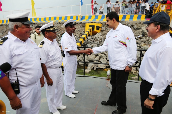 Daniel y Nicolás visitan Puerto Salvador Allende