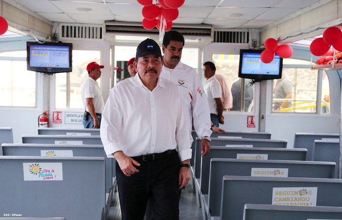Daniel y Nicolás visitan Puerto Salvador Allende