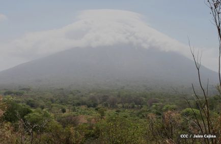 INETER da mantenimiento preventivo al Sistema de Alerta Temprana en el Volcán Concepción