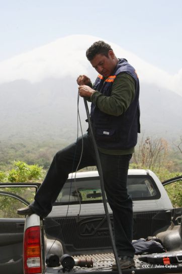 INETER da mantenimiento preventivo al Sistema de Alerta Temprana en el Volcán Concepción