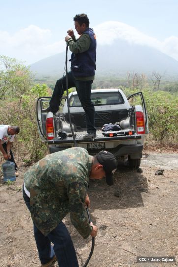 INETER da mantenimiento preventivo al Sistema de Alerta Temprana en el Volcán Concepción