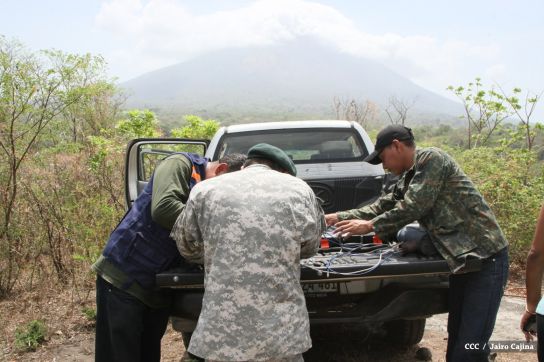 INETER da mantenimiento preventivo al Sistema de Alerta Temprana en el Volcán Concepción