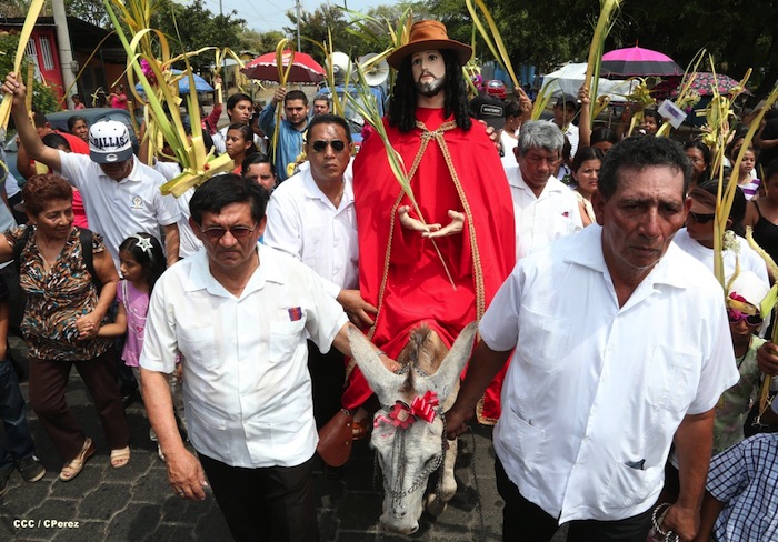 Procesión de la Burrita en Managua (Semana Santa 2013)