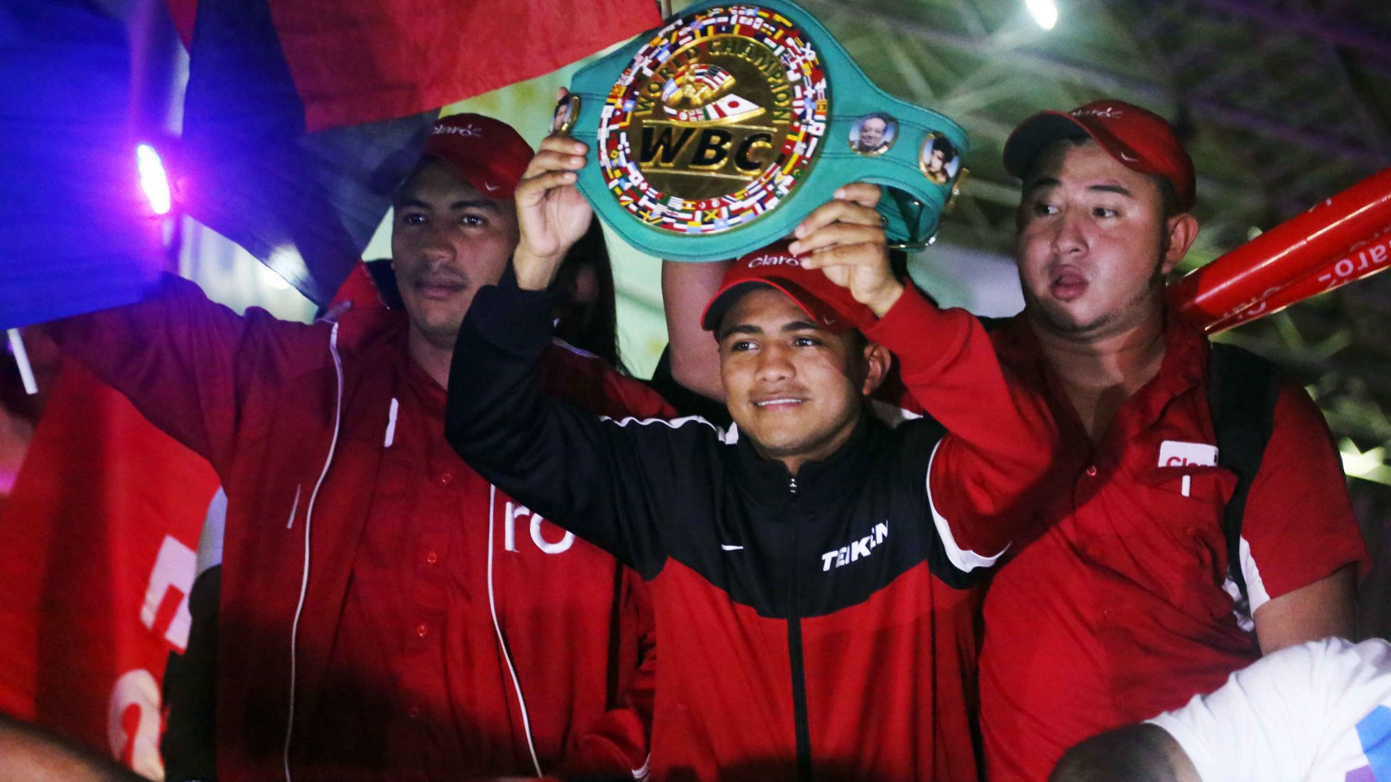 Juventud nicaragüense se desborda para recibir a “Chocolatito” González