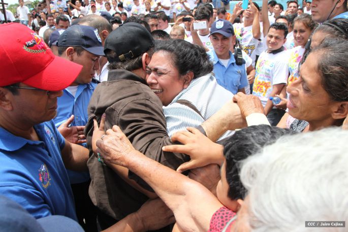 Daniel y Rosario conmemoran el 120 aniversario del natalicio de Sandino