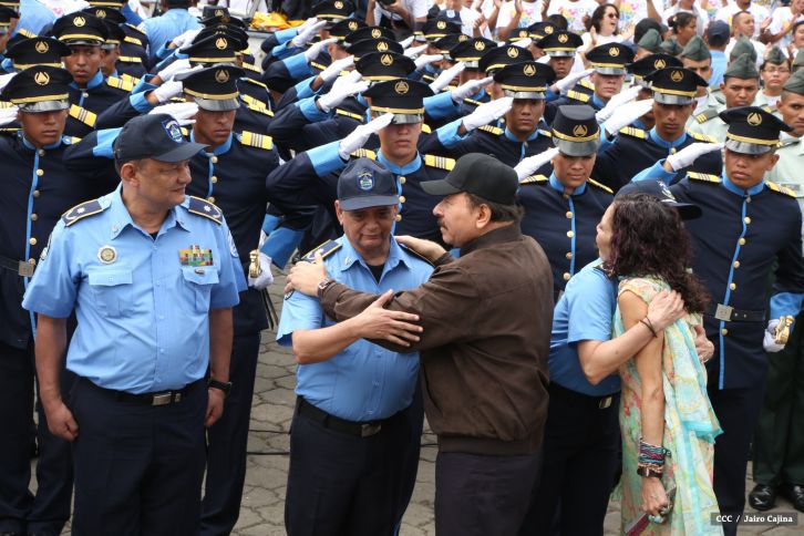 Daniel y Rosario conmemoran el 120 aniversario del natalicio de Sandino