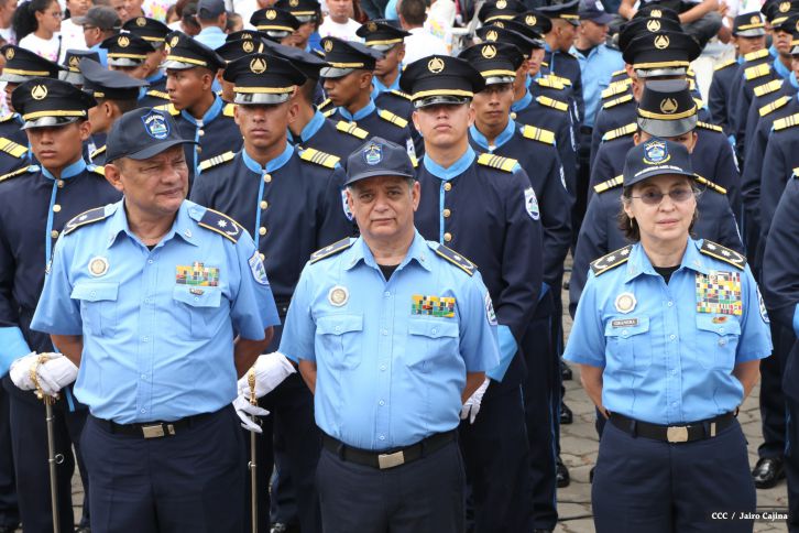 Daniel y Rosario conmemoran el 120 aniversario del natalicio de Sandino