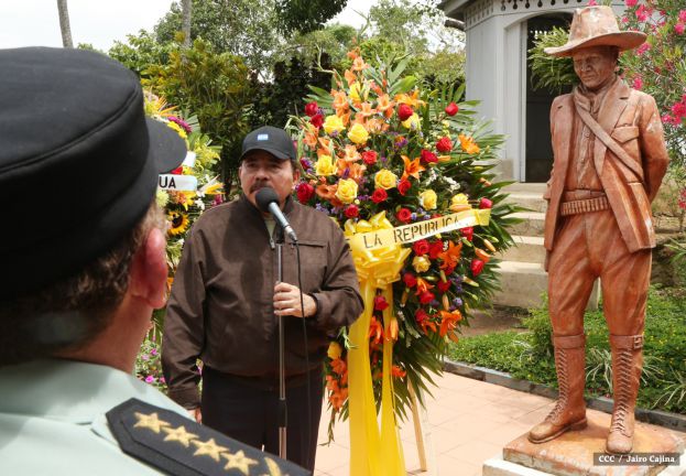 Daniel y Rosario conmemoran el 120 aniversario del natalicio de Sandino
