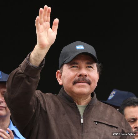 Daniel y Rosario conmemoran el 120 aniversario del natalicio de Sandino