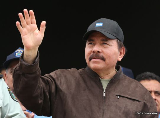 Daniel y Rosario conmemoran el 120 aniversario del natalicio de Sandino