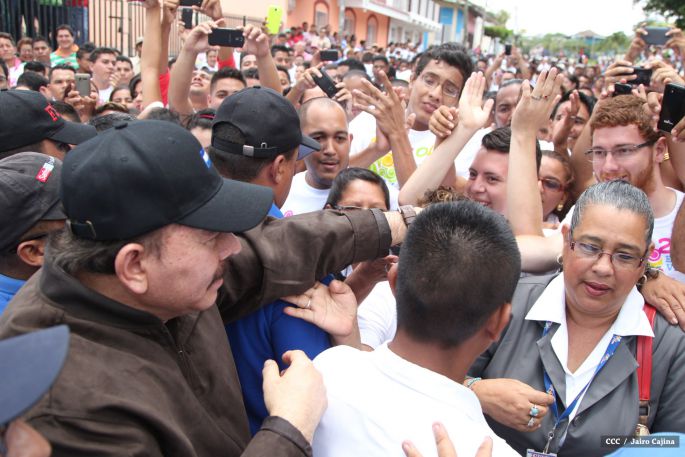 Daniel y Rosario conmemoran el 120 aniversario del natalicio de Sandino