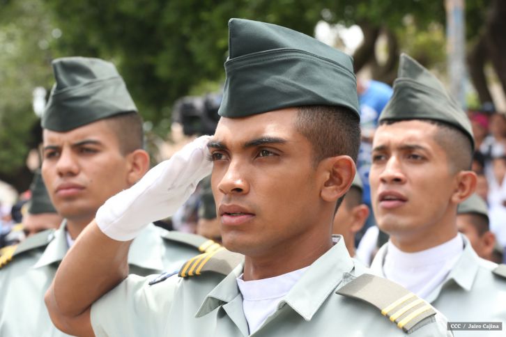 Daniel y Rosario conmemoran el 120 aniversario del natalicio de Sandino