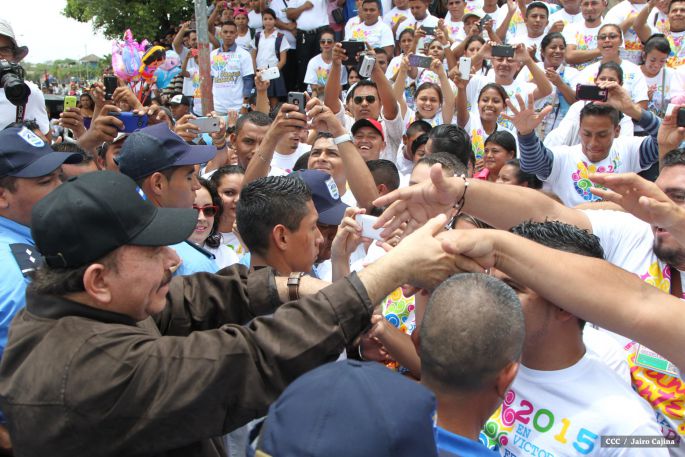 Daniel y Rosario conmemoran el 120 aniversario del natalicio de Sandino