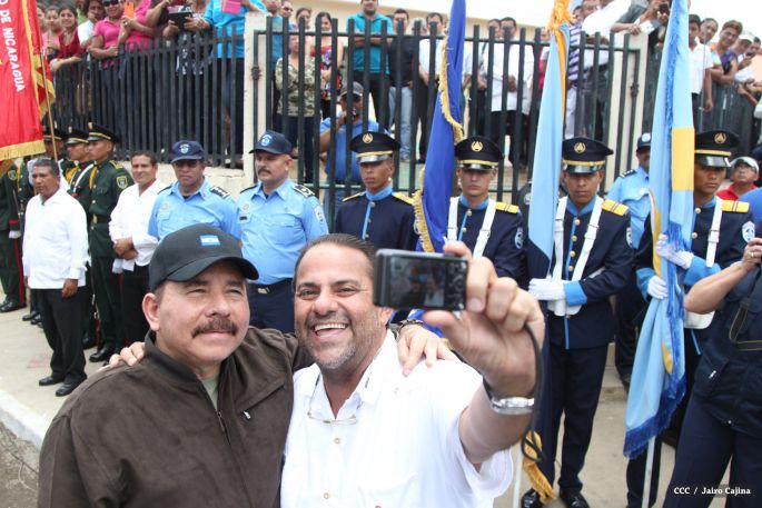 Daniel y Rosario conmemoran el 120 aniversario del natalicio de Sandino