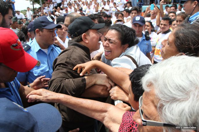 Daniel y Rosario conmemoran el 120 aniversario del natalicio de Sandino