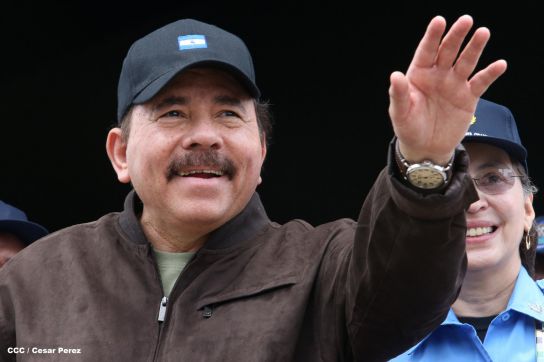 Daniel y Rosario conmemoran el 120 aniversario del natalicio de Sandino