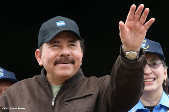 Daniel y Rosario conmemoran el 120 aniversario del natalicio de Sandino