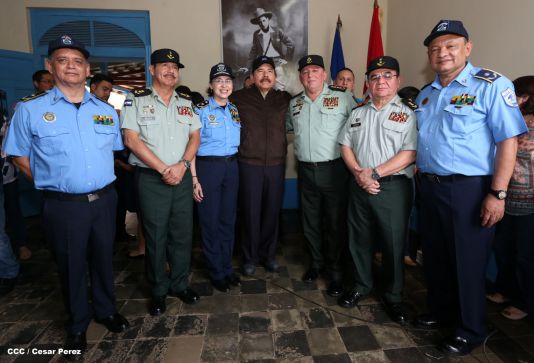 Daniel y Rosario conmemoran el 120 aniversario del natalicio de Sandino